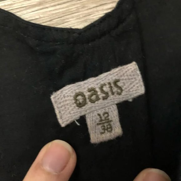 Elegant Black and Gold Women's Dress - Picture 8 of 9